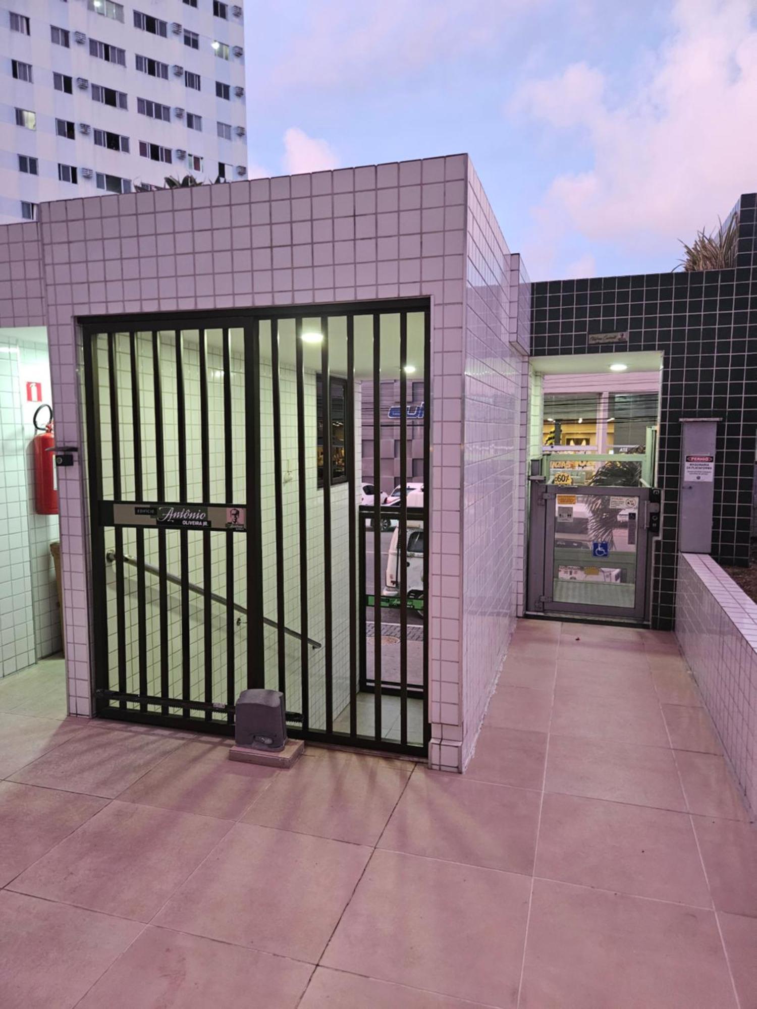 Apartamento Ap. Novo - De Ponta